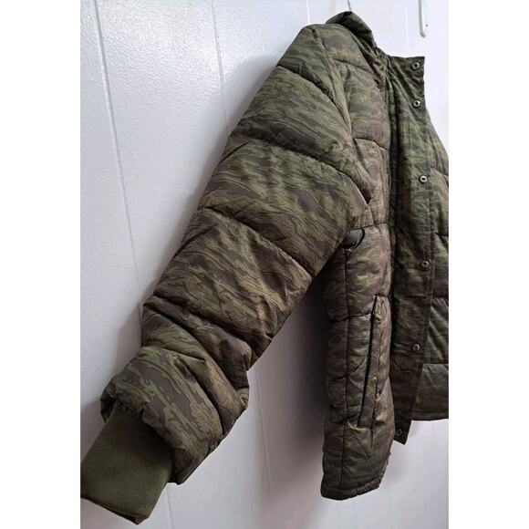 Amazon Essentials Men's Heavyweight Long-Sleeve Hooded Puffer Coat,Tiger Camo, S - Picture 12 of 13